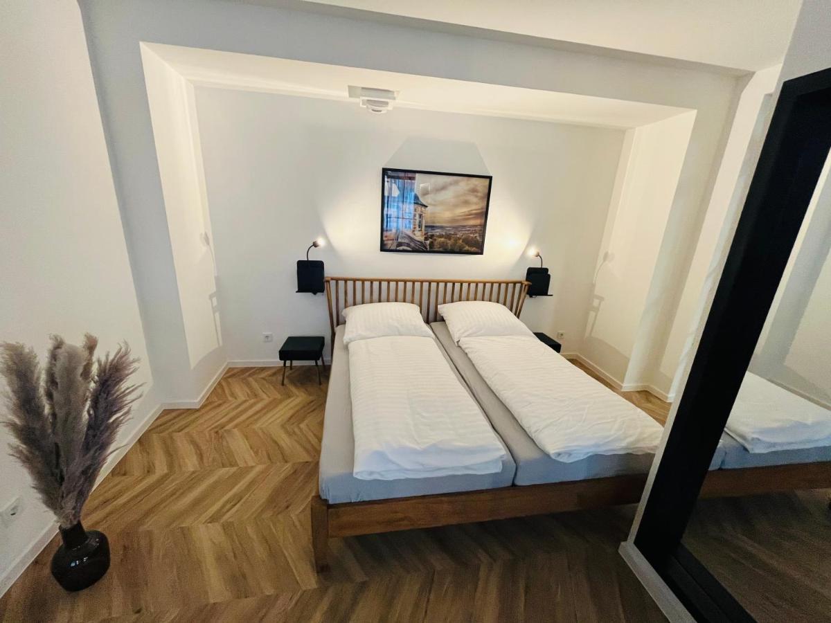Ferienwohnungen An Der Salvatorkirche - Exklusiv-Apartments Mit Terrasse Coburg Bagian luar foto